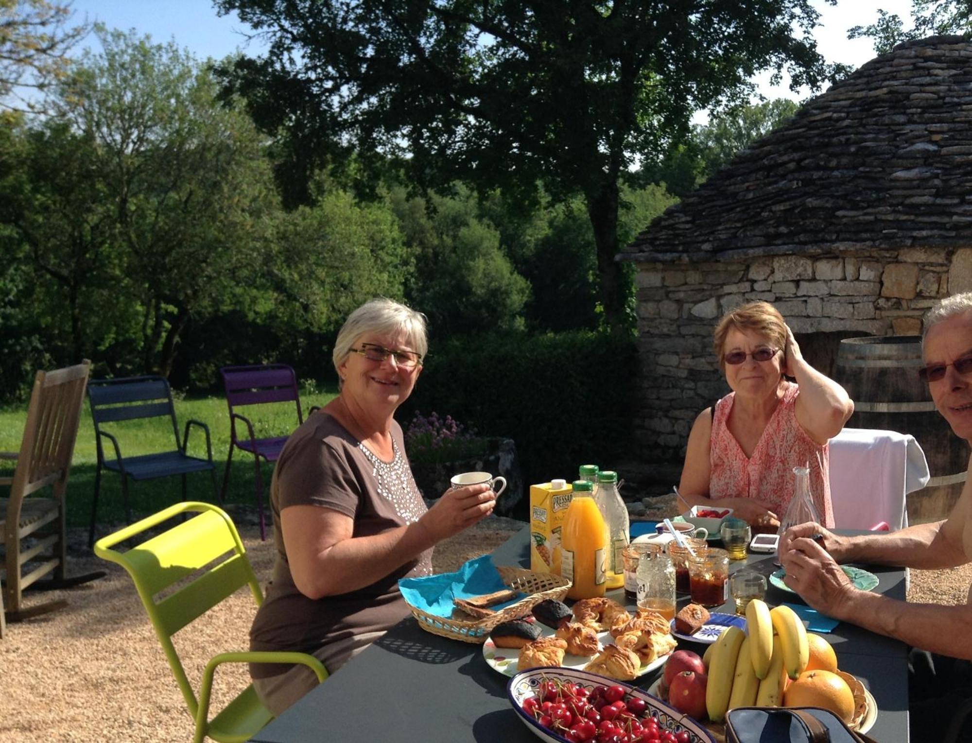 Les Roulottes Du Lot Bed and Breakfast Gramat Exteriör bild